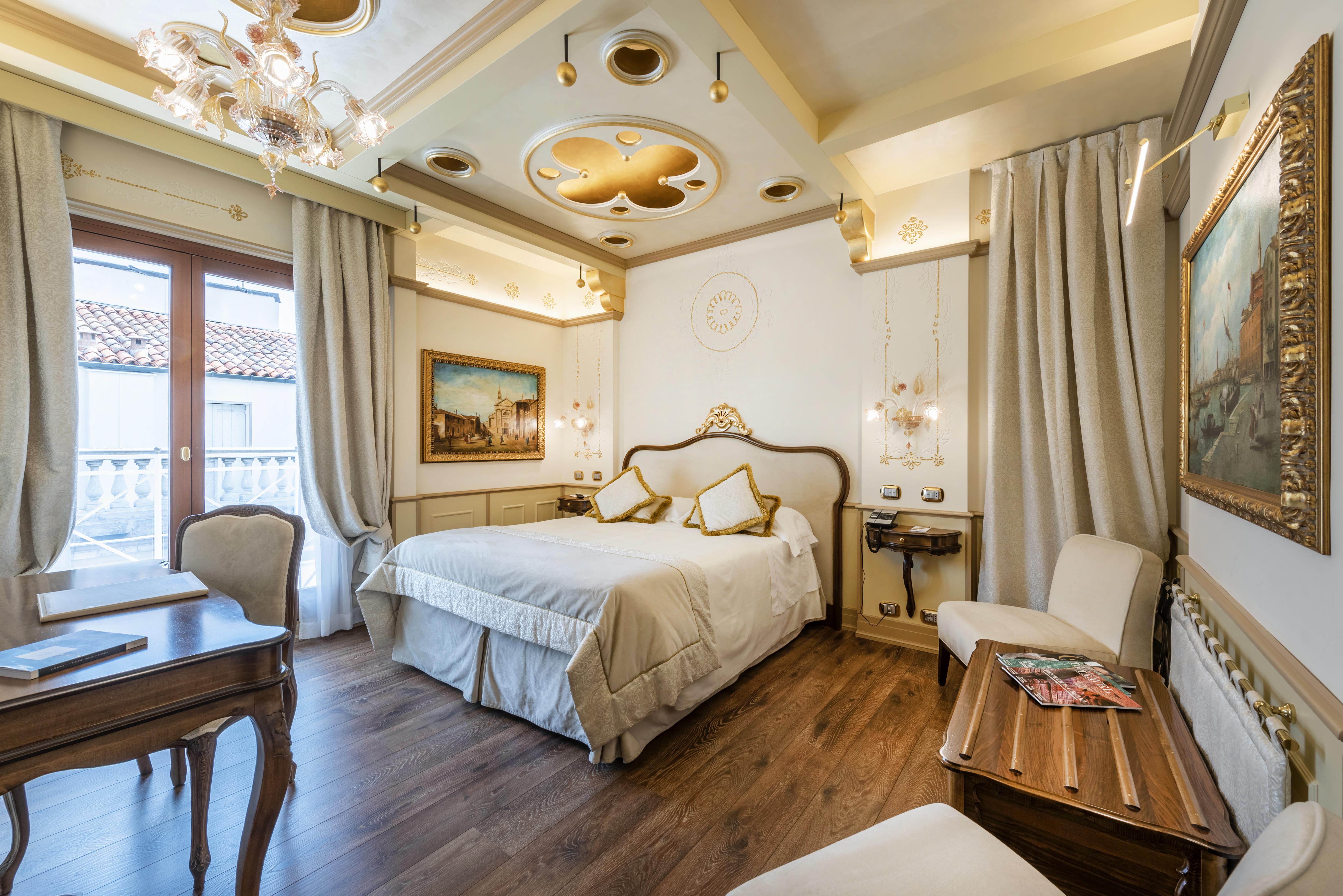 Hotel Monaco&grand Canal