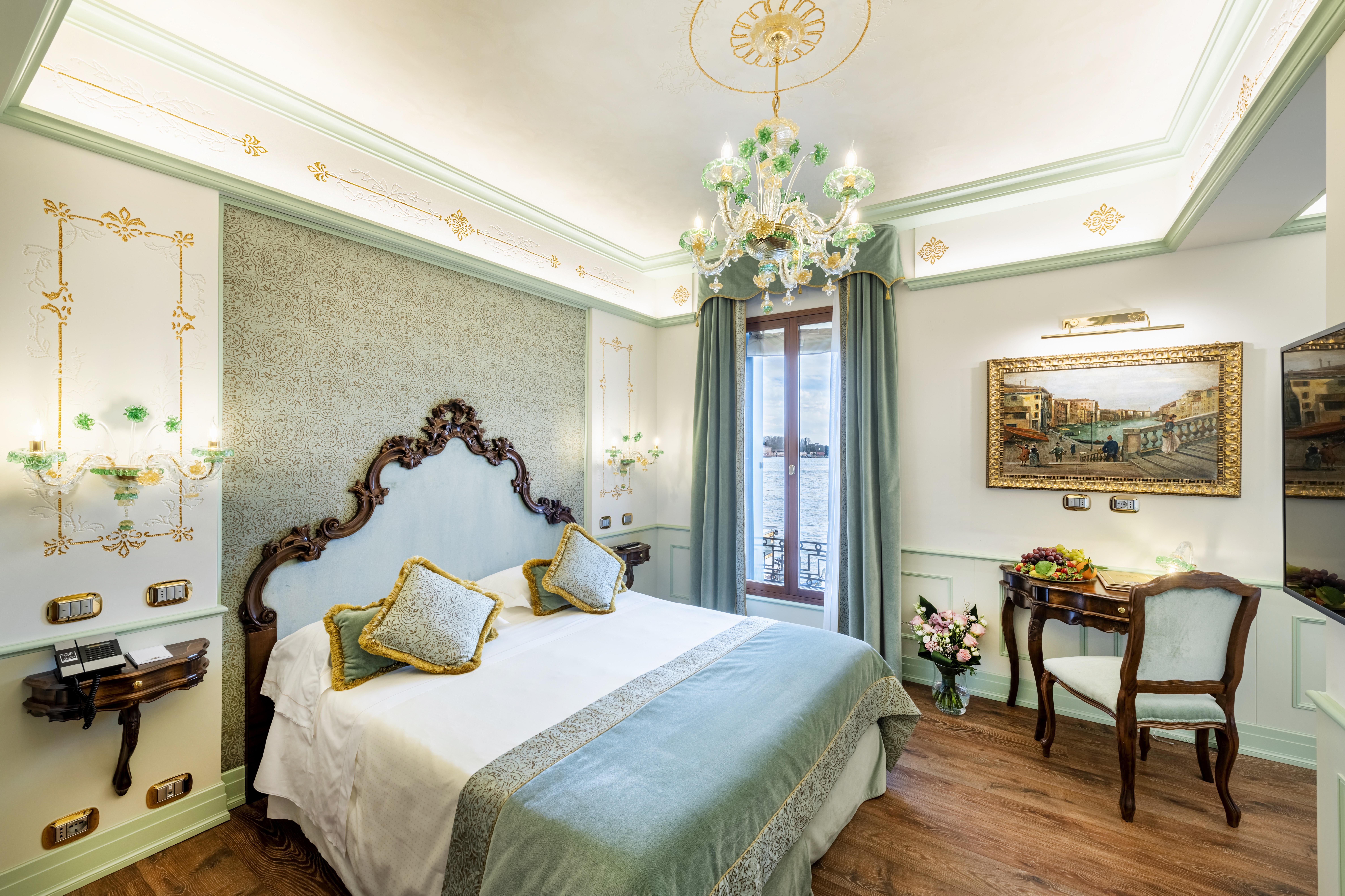 Monaco&grand Canal Hotel 4*