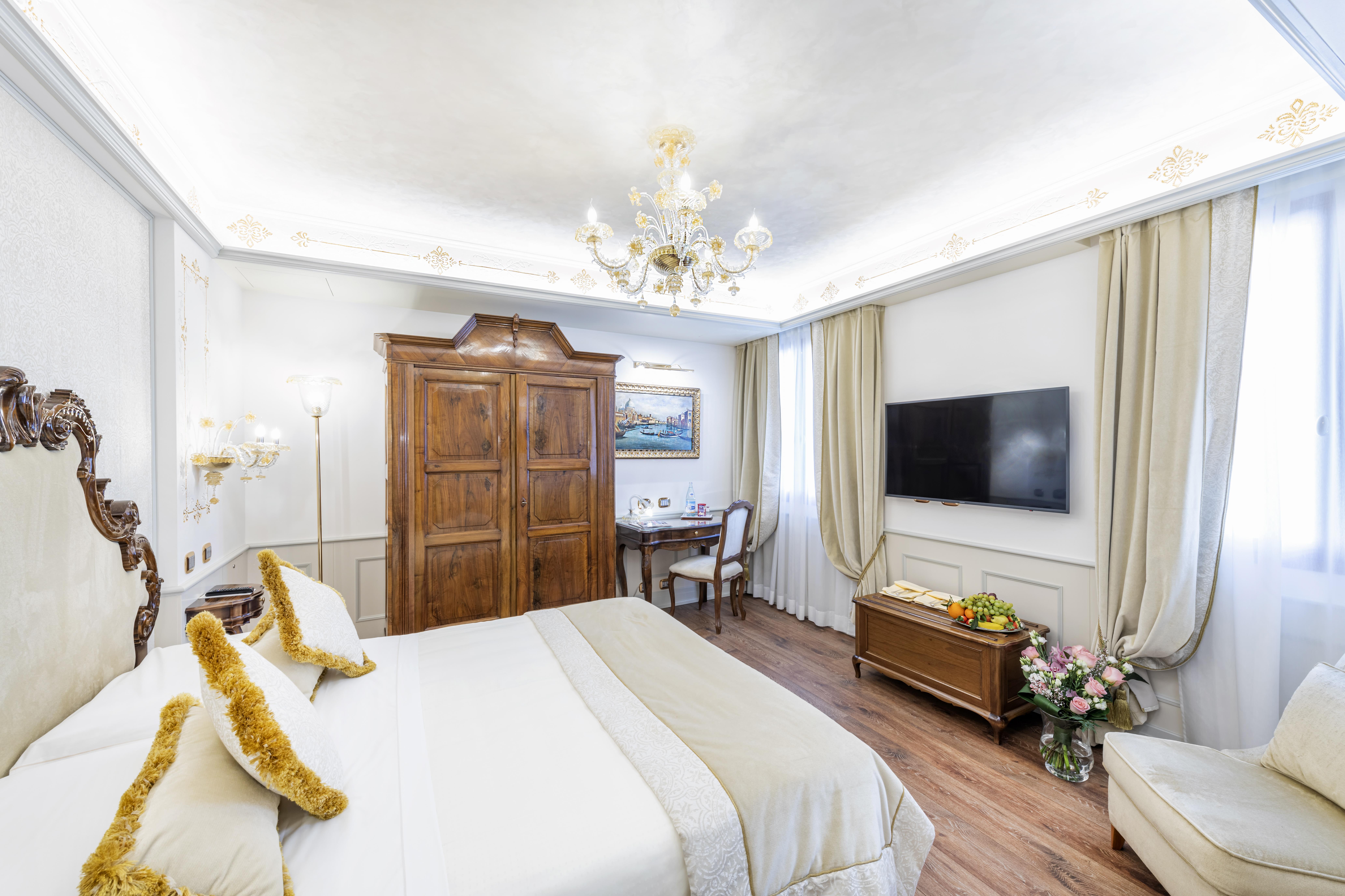 Hotel Monaco&grand Canal