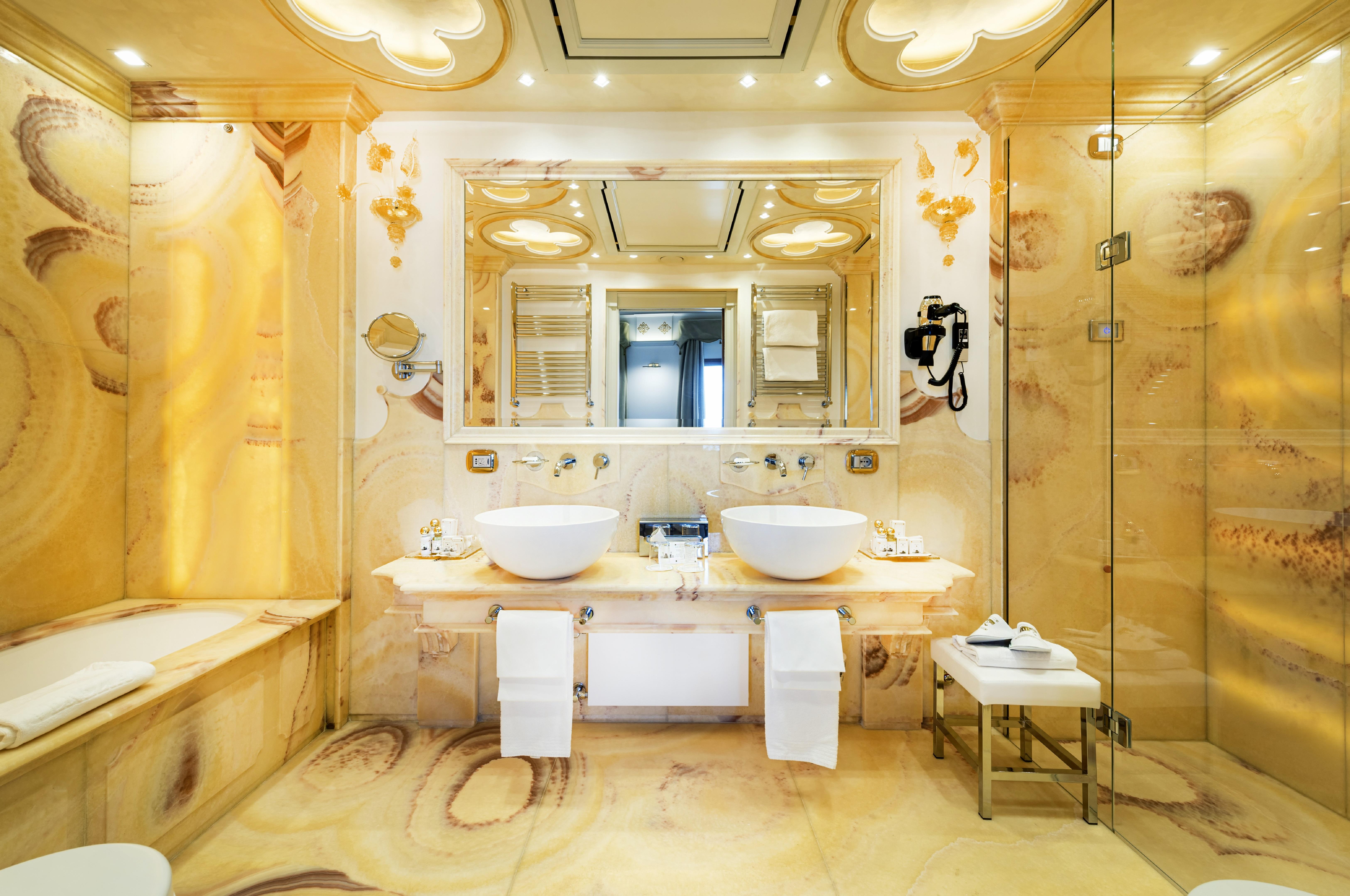 Hotel Monaco&grand Canal 4*