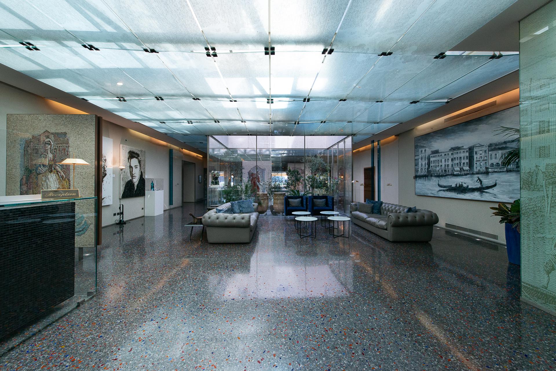 Monaco&grand Canal Hotel 4*