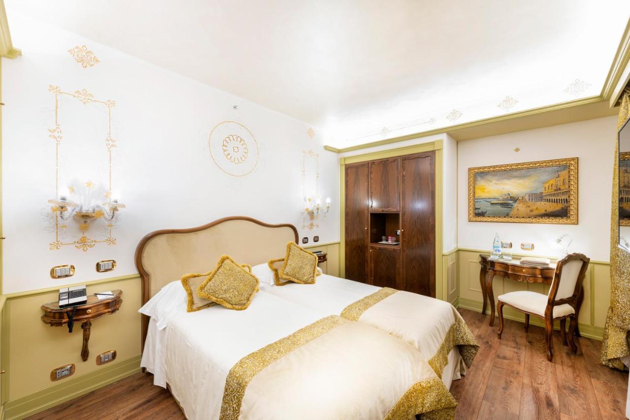 Hotel Monaco&grand Canal