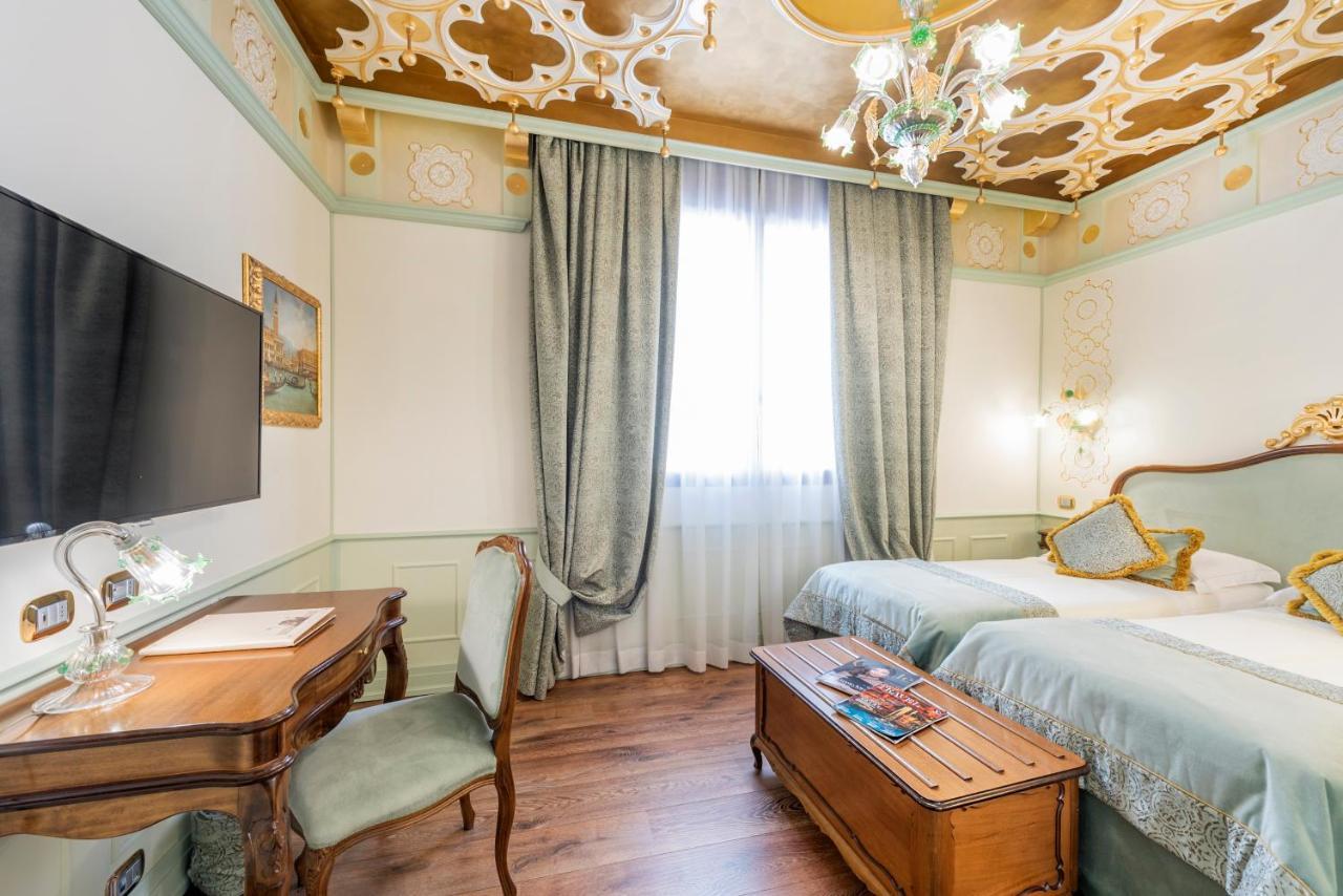 Hotel Monaco&grand Canal